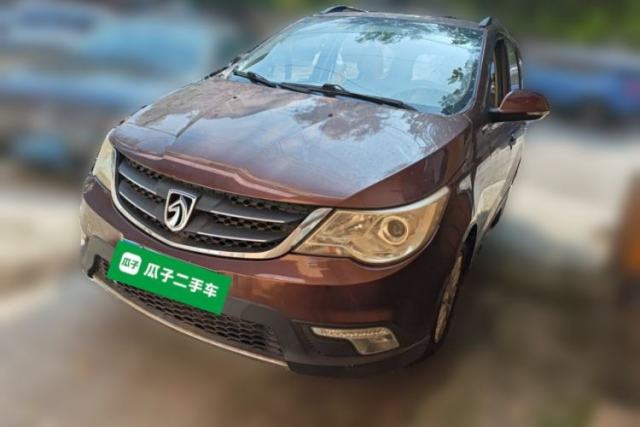 Baojun 730 2014 1.5L manual luxury trim 7 seats usado