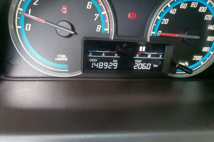 Used Baojun 730 2014 1.5L manual Comfort version 7 seats Odometer Close Up