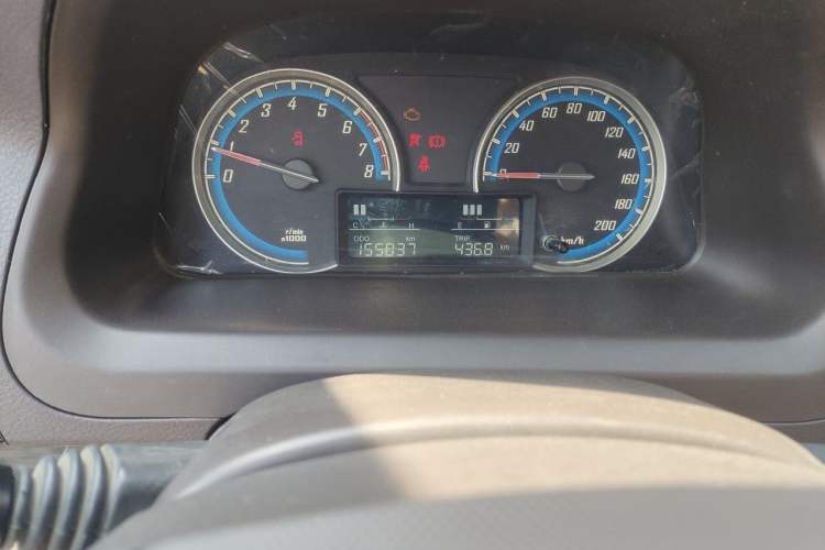 Used Baojun 730 2014 1.5L manual Comfort version 7 seats Odometer Close Up