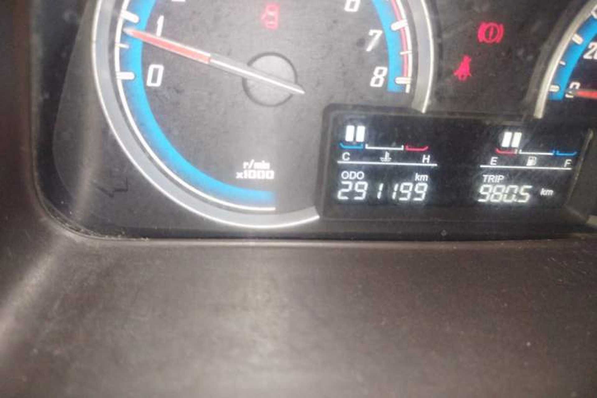 Used Baojun 730 2014 1.5L manual Comfort ESP version 7 seats Odometer Close Up