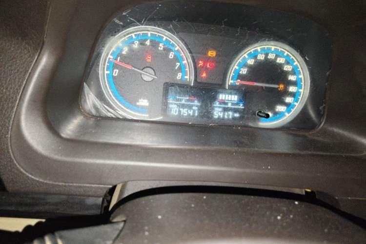 Used Baojun 730 2014 1.5L Manual Luxury Navigation ESP Version 7 Seats Odometer Close Up