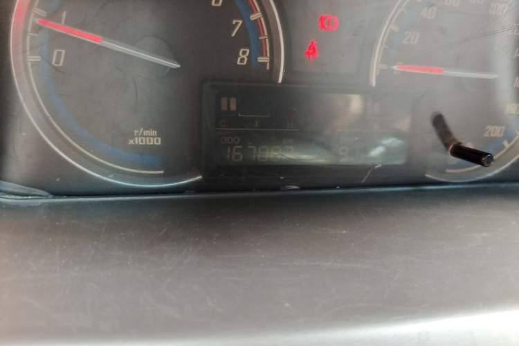 Used Baojun 730 2014 1.5L manual Comfort version 7 seats Odometer Close Up