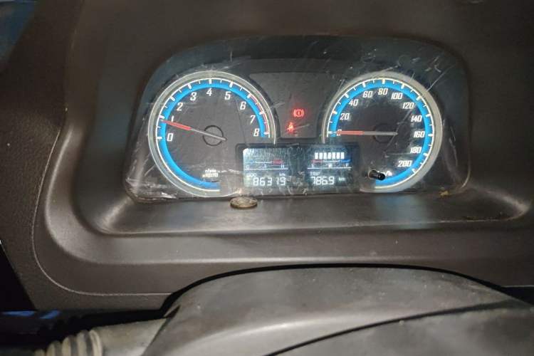 Used Baojun 730 2014 1.5L manual Comfort ESP version 7 seats Odometer Close Up