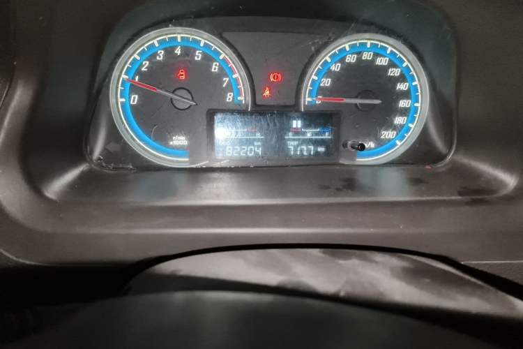 Used Baojun 730 2014 1.5L manual Comfort version 7 seats Odometer Close Up