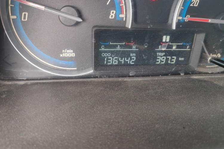 Used Baojun 730 2014 1.5L manual standard trim 7 seats Odometer Close Up