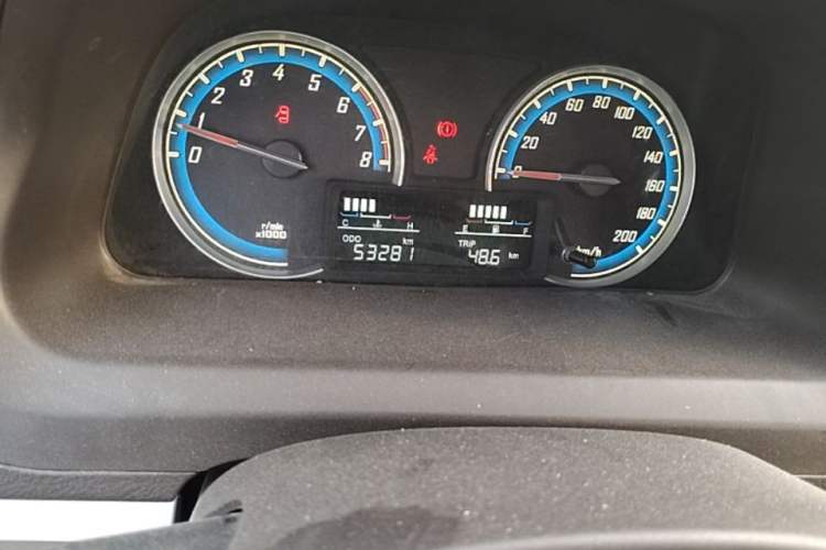 Used Baojun 730 2014 1.5L manual standard version 5 seats Odometer Close Up