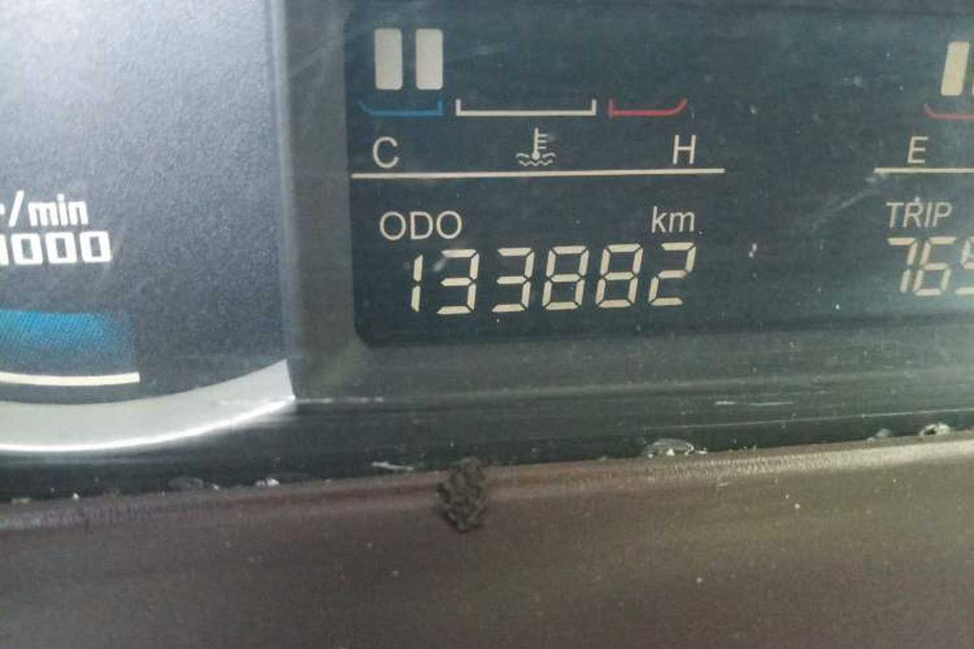 Used Baojun 730 2014 1.5L manual luxury trim 7 seats Odometer Close Up