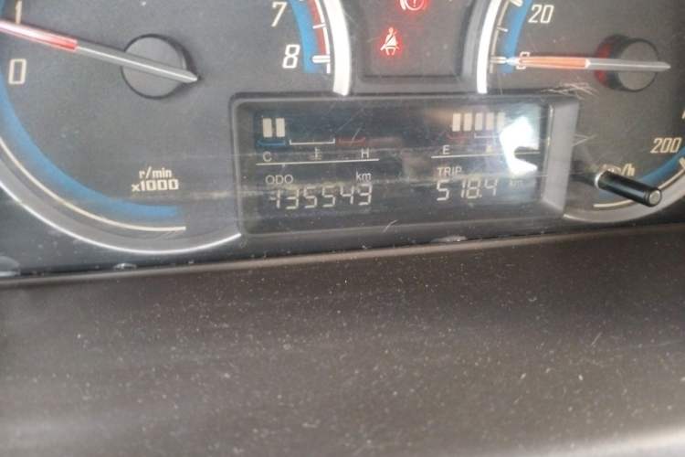 Used Baojun 730 2014 1.5L manual Comfort version 7 seats Odometer Close Up