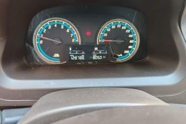Used Baojun 730 2014 1.5L manual Comfort version 7 seats Odometer Close Up