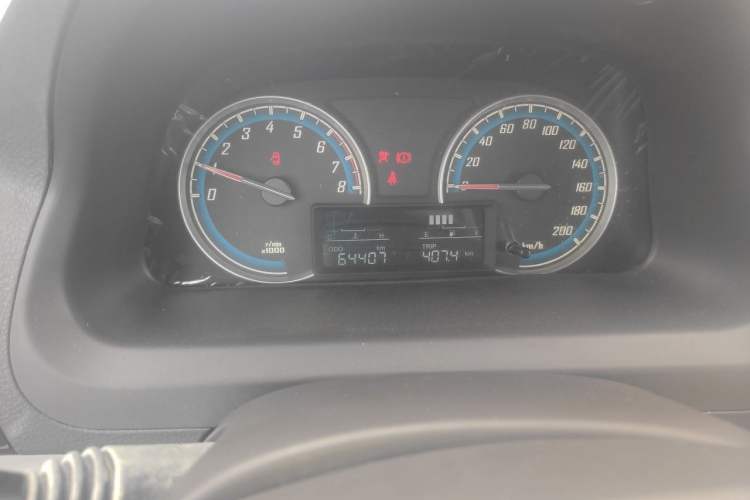 Used Baojun 730 2014 1.5L Manual Luxury Navigation ESP Version 7 Seats Odometer Close Up