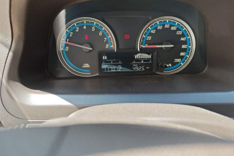 Used Baojun 730 2014 1.5L manual Comfort version 7 seats Odometer Close Up