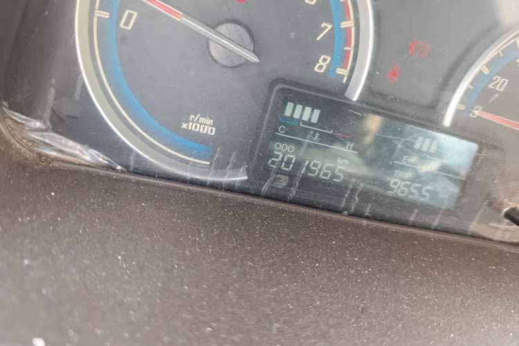 Used Baojun 730 2014 1.5L manual Comfort ESP version 7 seats Odometer Close Up