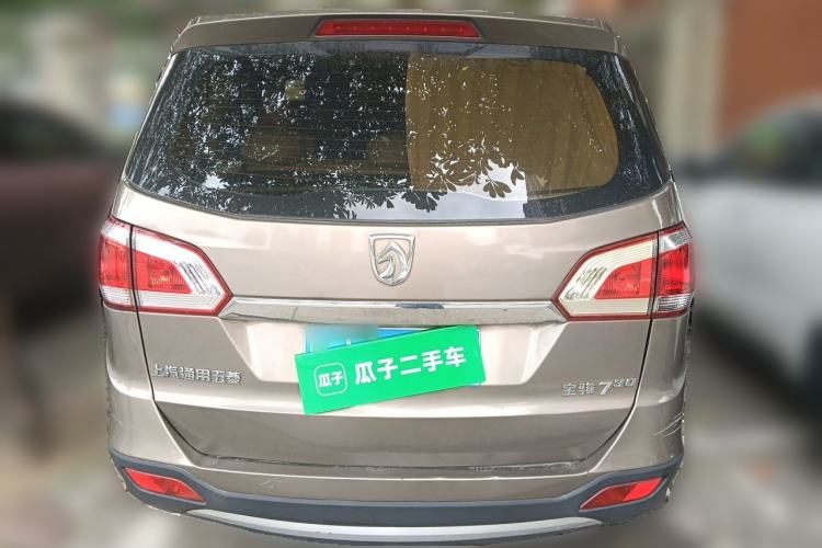 Used Baojun 730 2014 1.5L manual standard trim 7 seats Rear