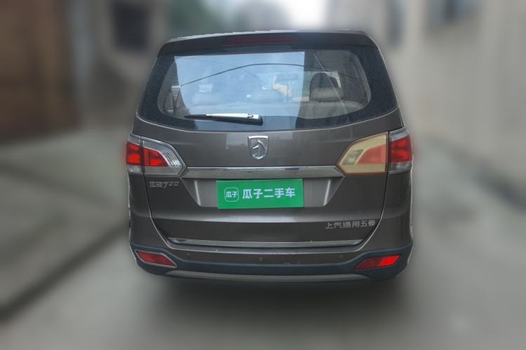Used Baojun 730 2014 1.5L manual Comfort version 7 seats Rear