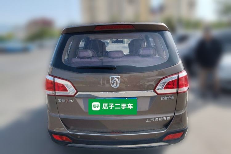 Used Baojun 730 2014 1.5L manual Comfort version 7 seats Rear