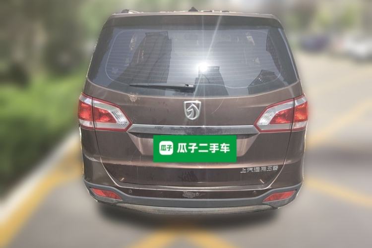 Used Baojun 730 2014 1.5L manual luxury trim 7 seats Rear