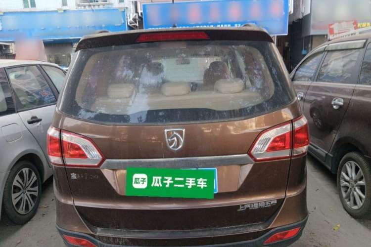 Used Baojun 730 2014 1.5L manual standard trim 7 seats Rear