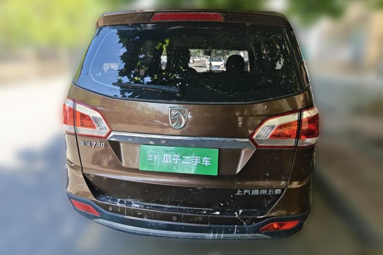 Used Baojun 730 2014 1.5L Manual Luxury Navigation ESP Version 7 Seats Rear