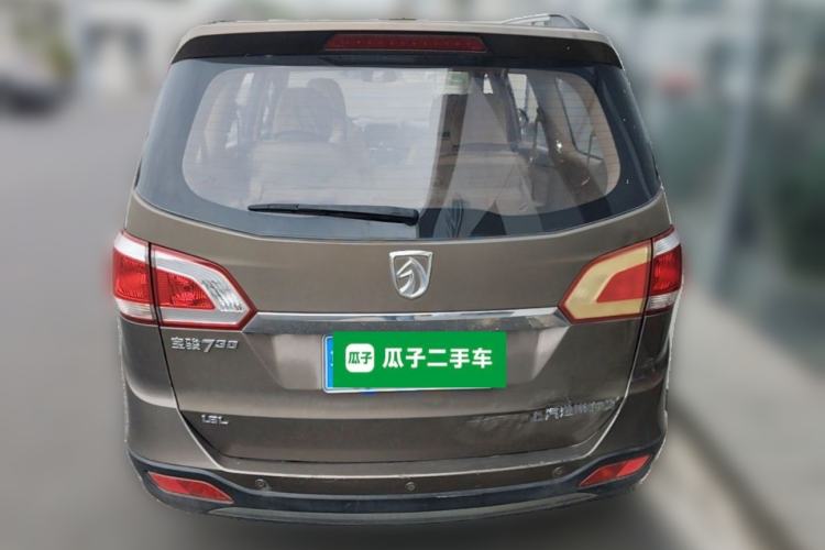 Used Baojun 730 2014 1.5L manual luxury trim 7 seats Rear