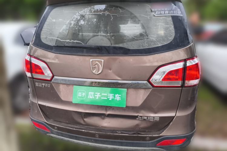 Used Baojun 730 2014 1.5L manual luxury trim 7 seats Rear