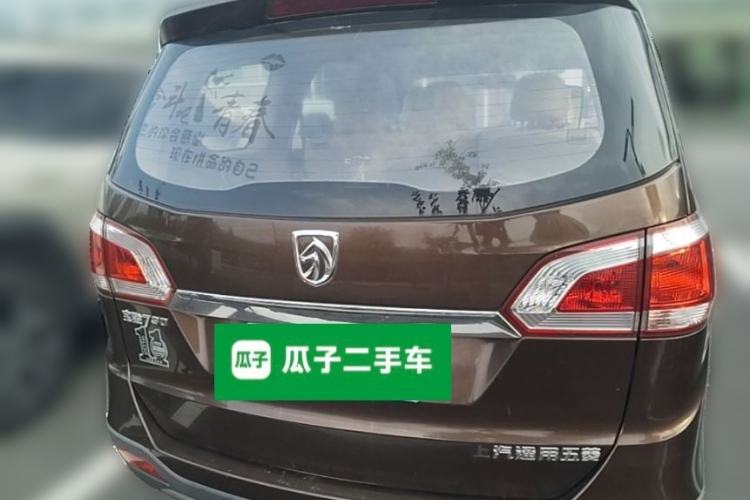 Used Baojun 730 2014 1.5L manual standard version 5 seats Rear