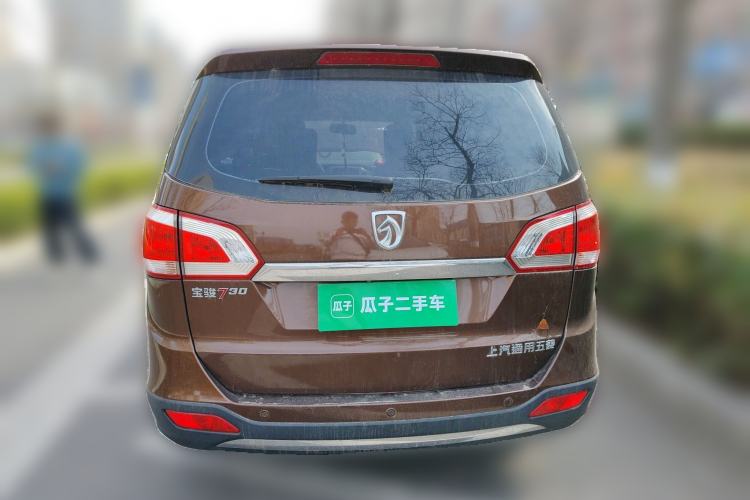 Used Baojun 730 2014 1.5L manual Comfort ESP version 7 seats Rear