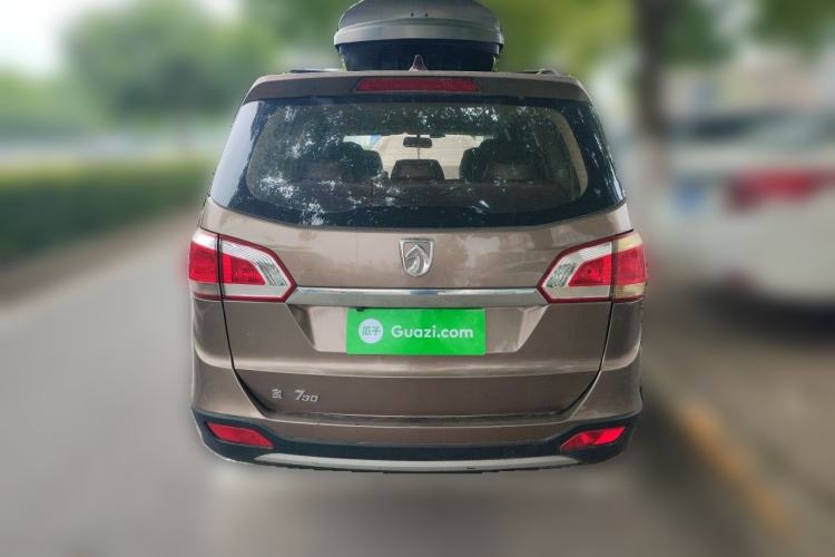 Used Baojun 730 2014 1.5L manual standard trim 7 seats Rear