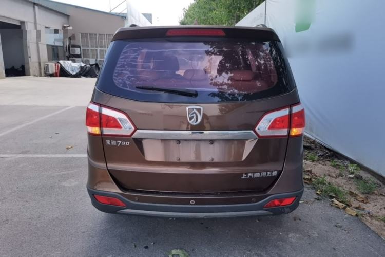 Used Baojun 730 2014 1.5L manual Comfort ESP version 7 seats Rear