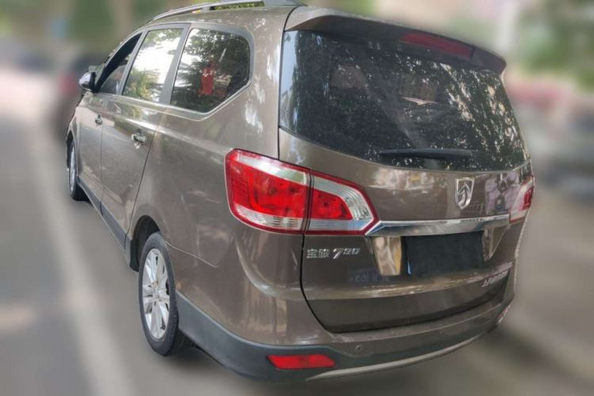 Used Baojun 730 2014 1.5L manual Comfort ESP version 7 seats Rear Left 45 Deg