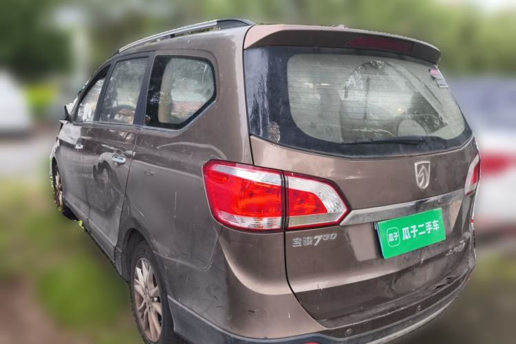 Used Baojun 730 2014 1.5L manual luxury trim 7 seats Rear Left 45 Deg
