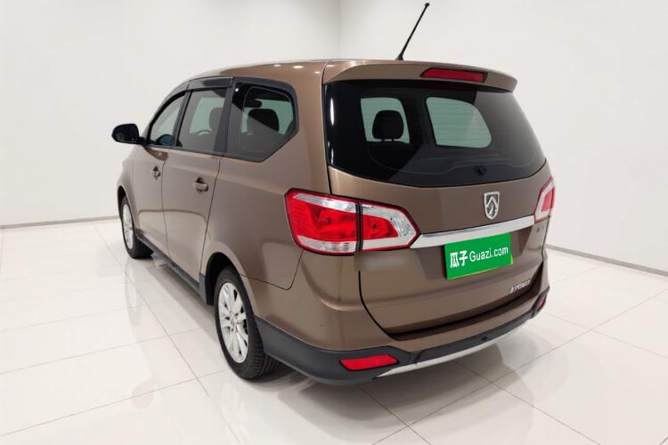 Used Baojun 730 2014 1.5L manual standard trim 7 seats Rear Left 45 Deg