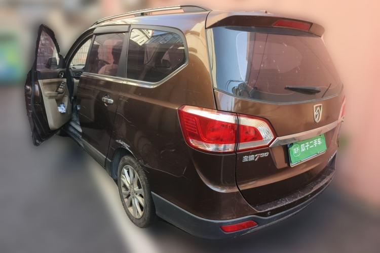 Used Baojun 730 2014 1.5L manual Comfort ESP version 7 seats Rear Left 45 Deg
