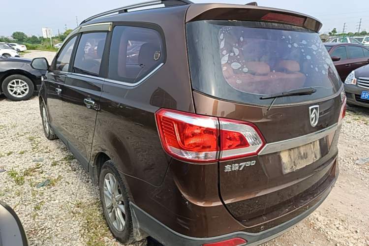 Used Baojun 730 2014 1.5L manual Comfort version 7 seats Rear Left 45 Deg