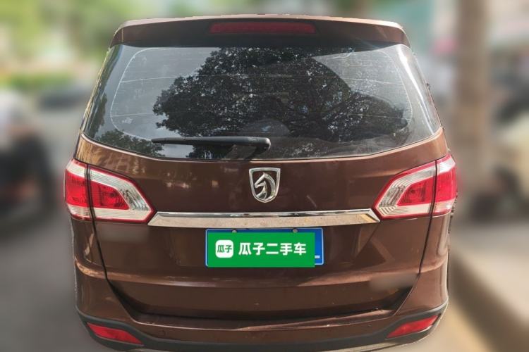 Used Baojun 730 2014 1.5L manual Comfort version 7 seats Rear