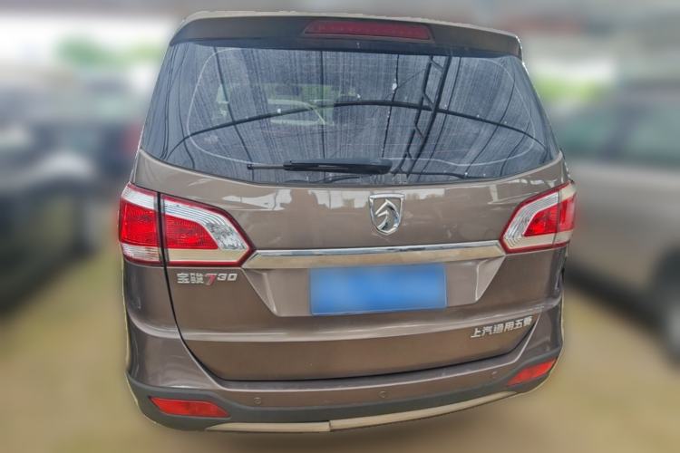 Used Baojun 730 2014 1.5L manual Comfort version 7 seats Rear