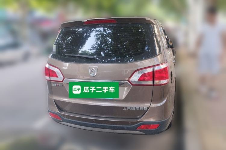 Used Baojun 730 2014 1.5L manual Comfort version 7 seats Rear