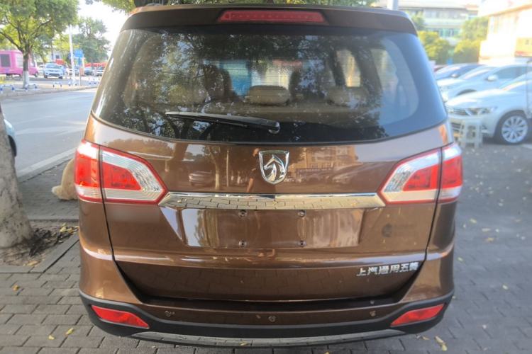 Used Baojun 730 2014 1.5L manual Comfort ESP version 7 seats Rear