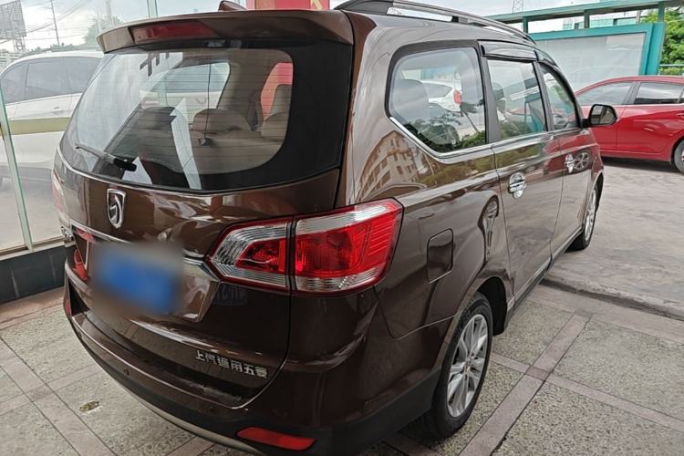 Used Baojun 730 2014 1.5L manual luxury trim 7 seats Rear Right 45 Deg