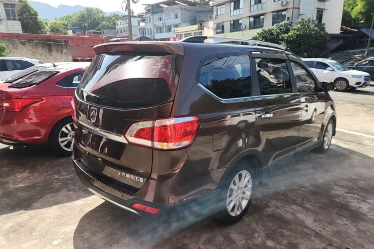 Used Baojun 730 2014 1.5L manual Comfort ESP version 7 seats Rear Right 45 Deg