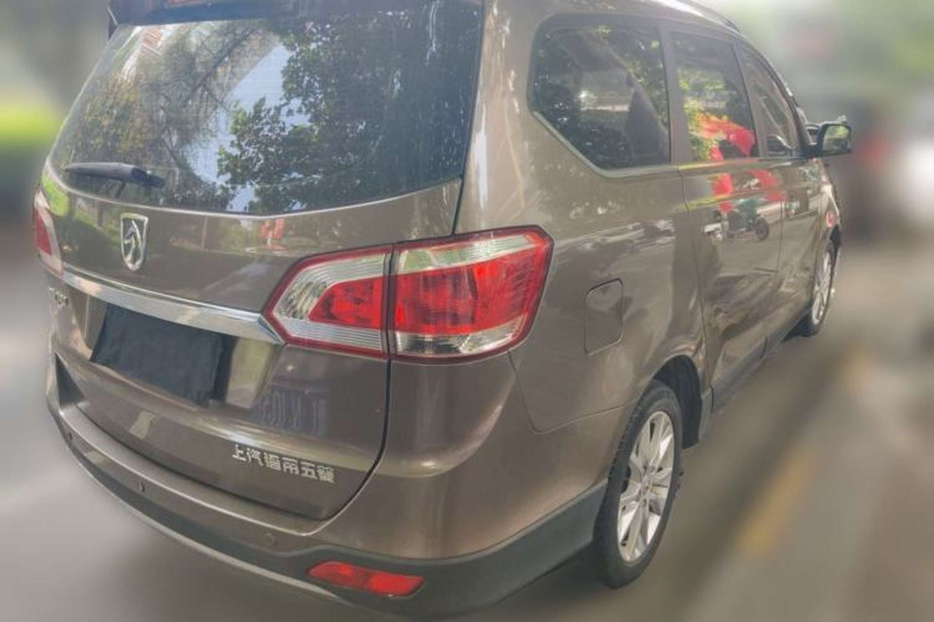Used Baojun 730 2014 1.5L manual Comfort ESP version 7 seats Rear Right 45 Deg