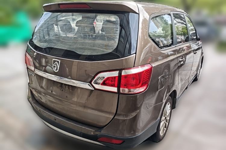 Used Baojun 730 2014 1.5L manual standard trim 7 seats Rear Right 45 Deg