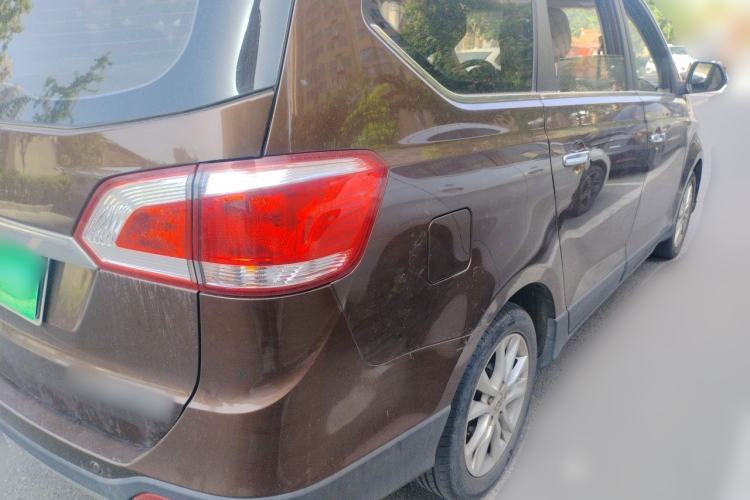 Used Baojun 730 2014 1.5L manual Comfort ESP version 7 seats Rear Right 45 Deg