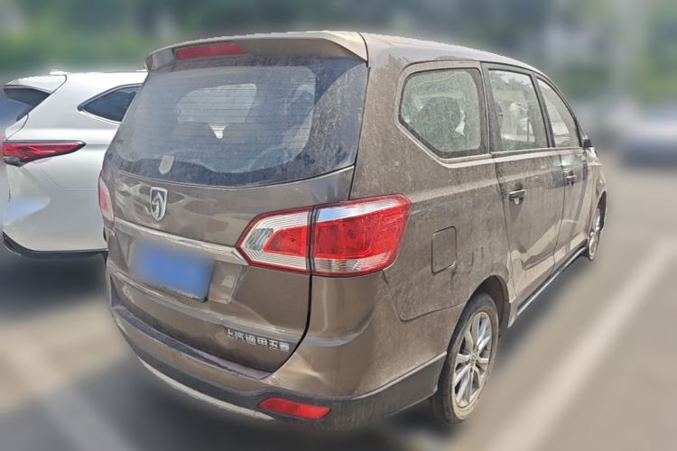 Used Baojun 730 2014 1.5L manual standard trim 7 seats Rear Right 45 Deg