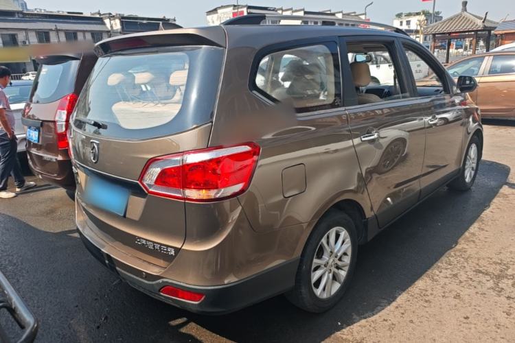 Used Baojun 730 2014 1.5L manual Comfort ESP version 7 seats Rear Right 45 Deg
