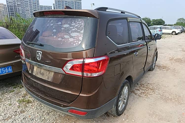 Used Baojun 730 2014 1.5L manual Comfort version 7 seats Rear Right 45 Deg