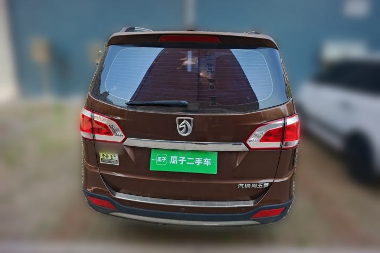 Used Baojun 730 2014 1.5L manual luxury trim 7 seats Rear