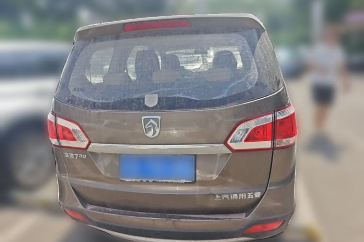 Used Baojun 730 2014 1.5L manual standard trim 7 seats Rear