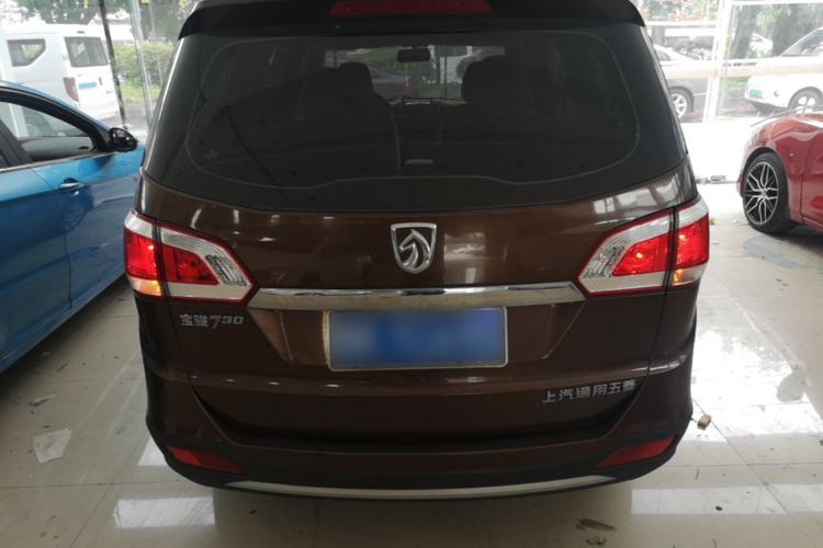 Used Baojun 730 2014 1.5L manual standard trim 7 seats Rear