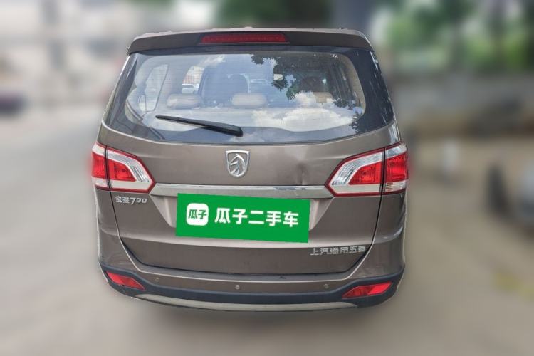 Used Baojun 730 2014 1.5L manual Comfort ESP version 7 seats Rear