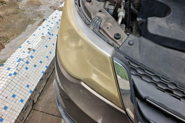 Used Baojun 730 2014 1.5L manual Comfort version 7 seats Right Front Headlight